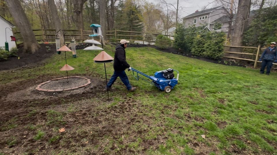 Fertilizing Lawn with Organic Fertilizer